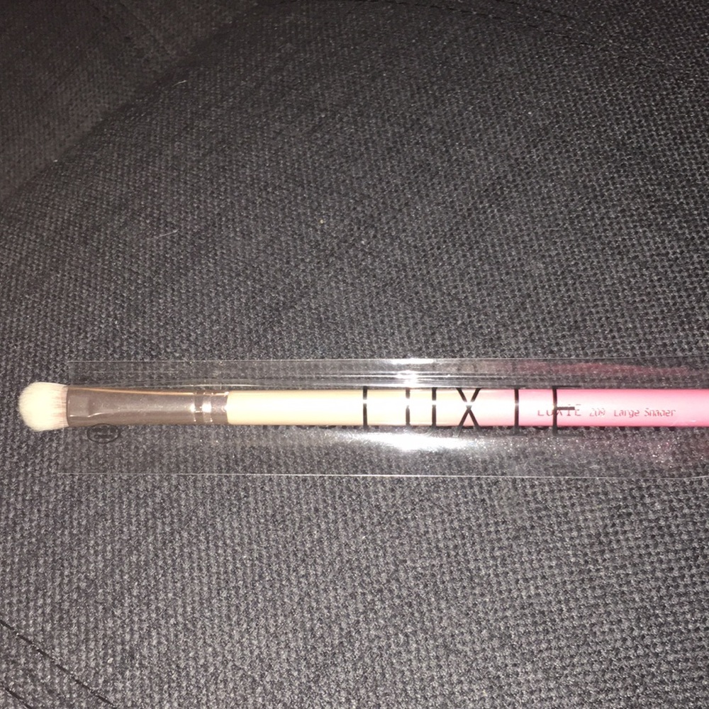 Luxie Large Shader Brush